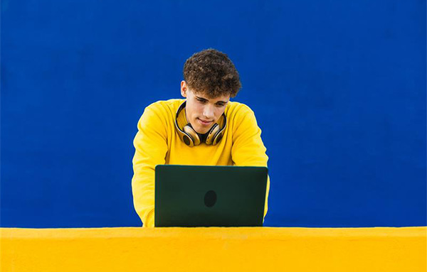 Image of A group of colleagues is collaborating in a modern office setting